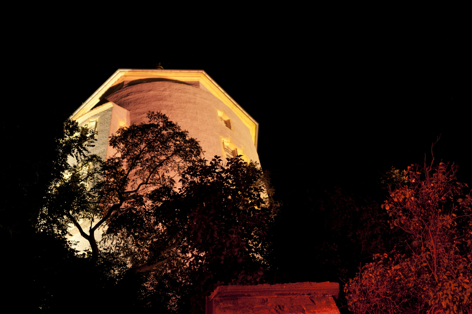 Burg Panorama bei Nacht 3