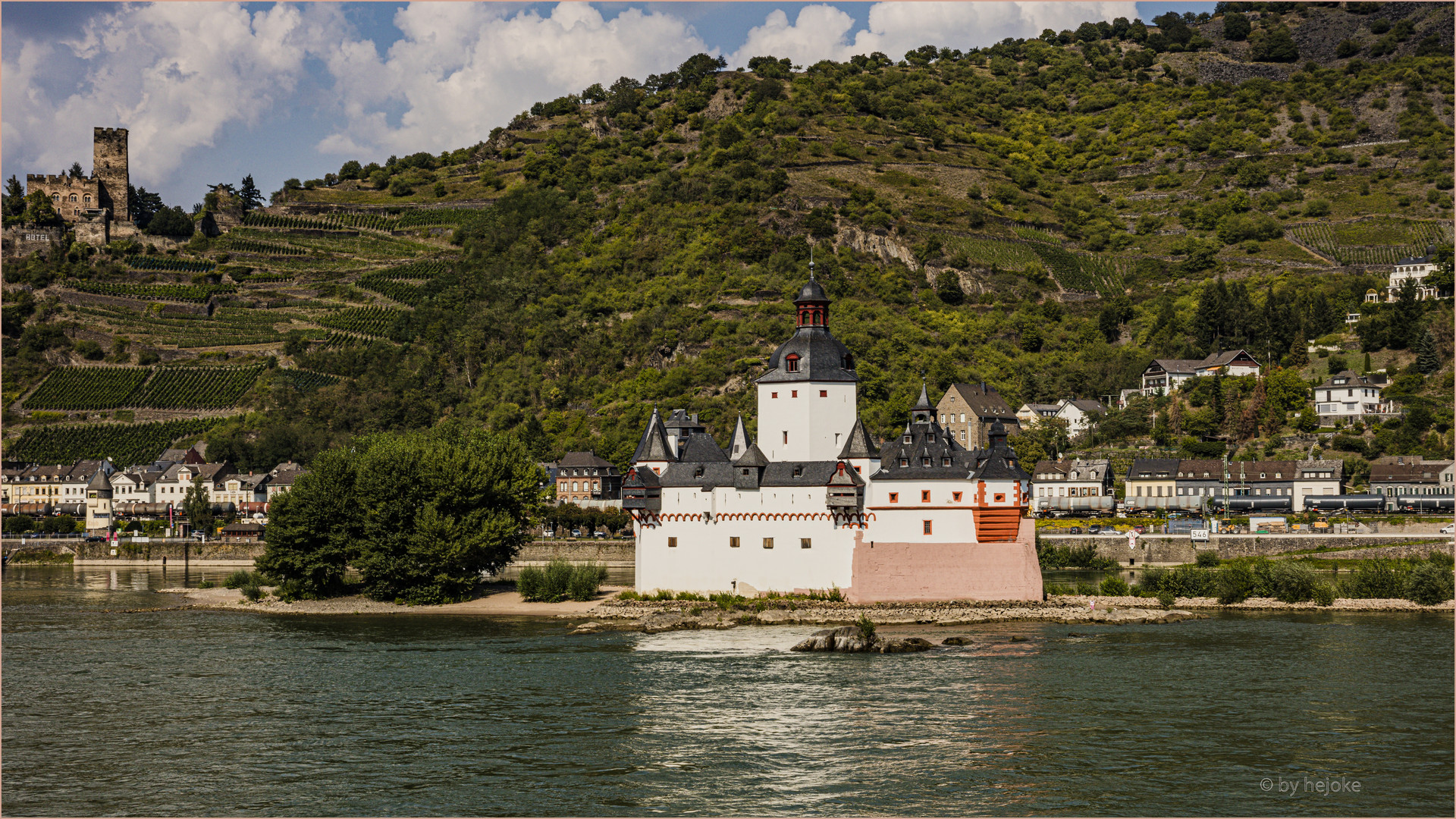 Burg Pfalzgrafenstein, Pfalz bei Kaub und Burg Gutenfels Aufnahme von der linken Rheinseite