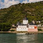 Burg Pfalzgrafenstein, Pfalz bei Kaub und Burg Gutenfels Aufnahme von der linken Rheinseite