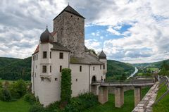 Burg Prunn mit Blick auf das Altmühltal