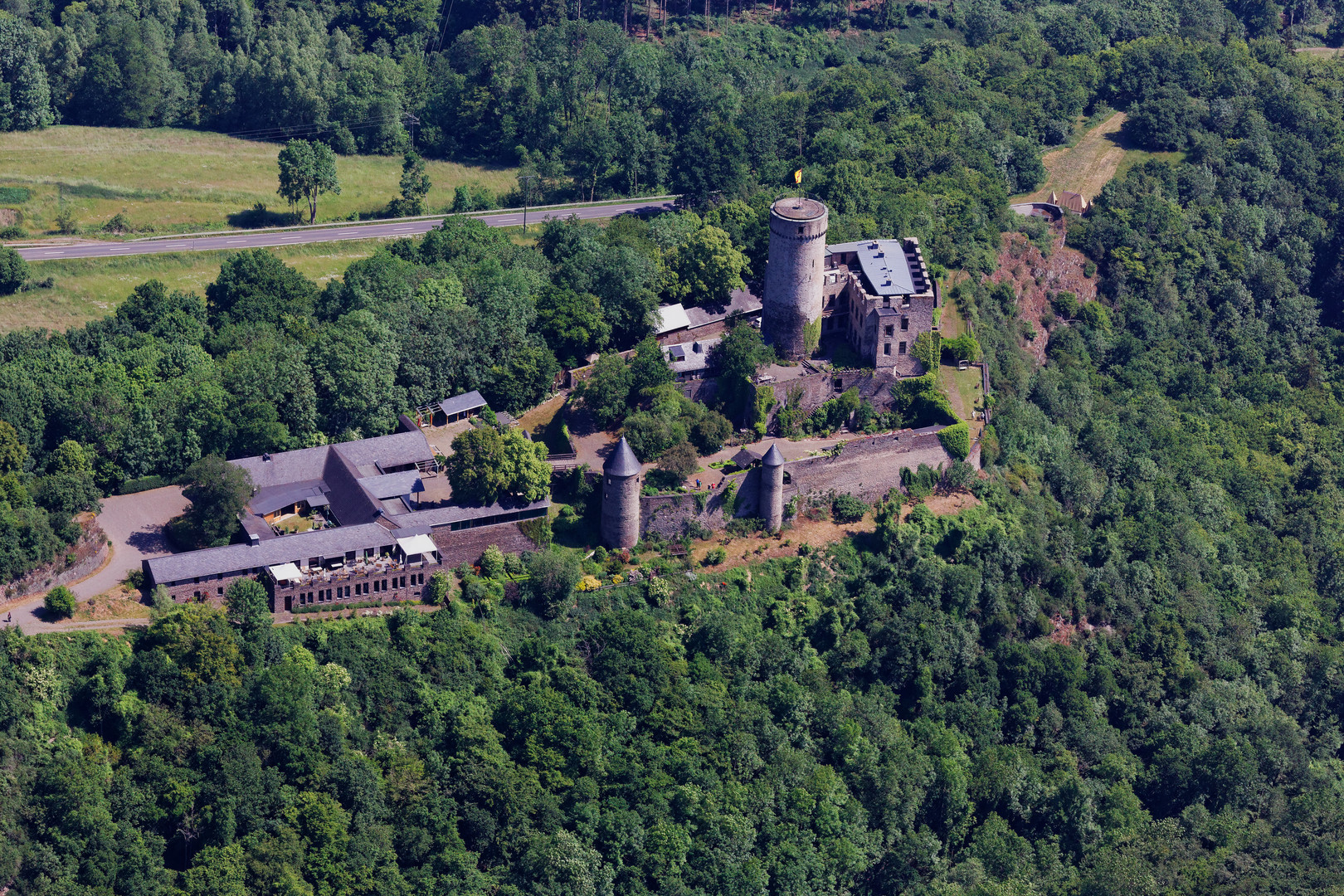 Burg Pyrmont aus der Luft