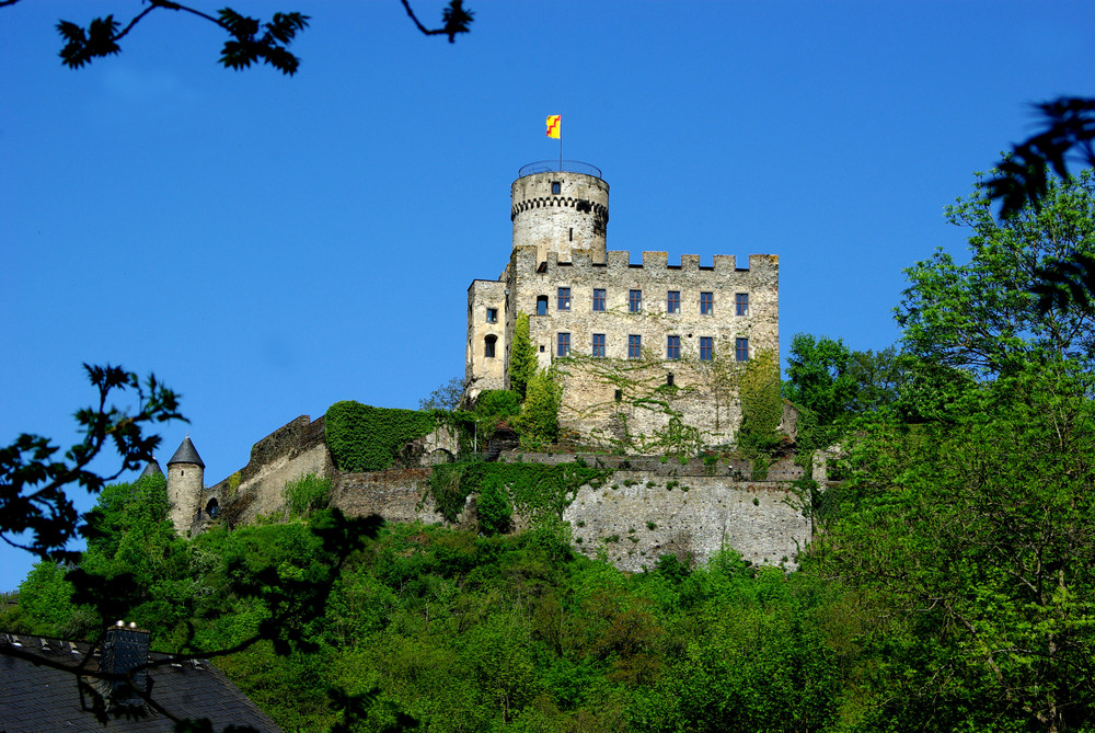 Burg Pyrmont bei Roes in der Eifel