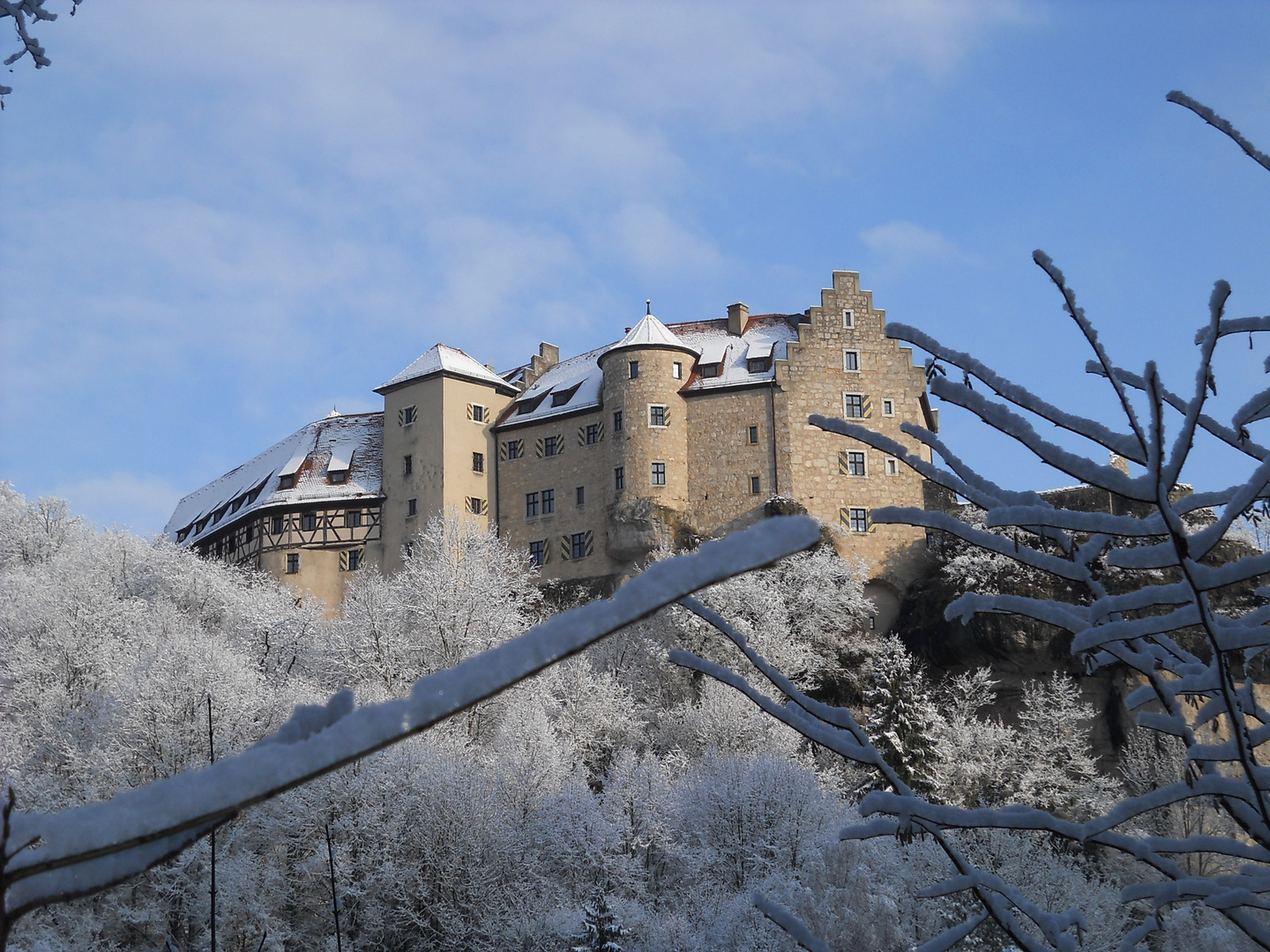 Burg Rabenstein in Winterlandschaft