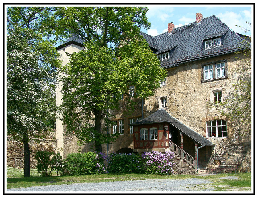 Burg Ranis in Thüringen ( zur Fliederzeit )