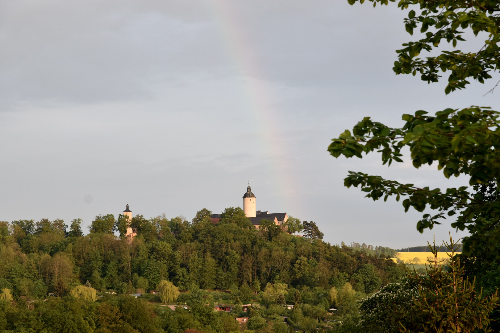 Burg Ranis unter dem Regenbogen