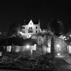 Burg Rode in Herzogenrath von der Nacht umarmt