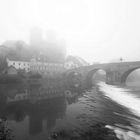 Burg Runkel an der Lahn bei Nebel in sw