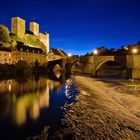 Burg Runkel zur blauen Stunde von der alten Lahnbrücke aus