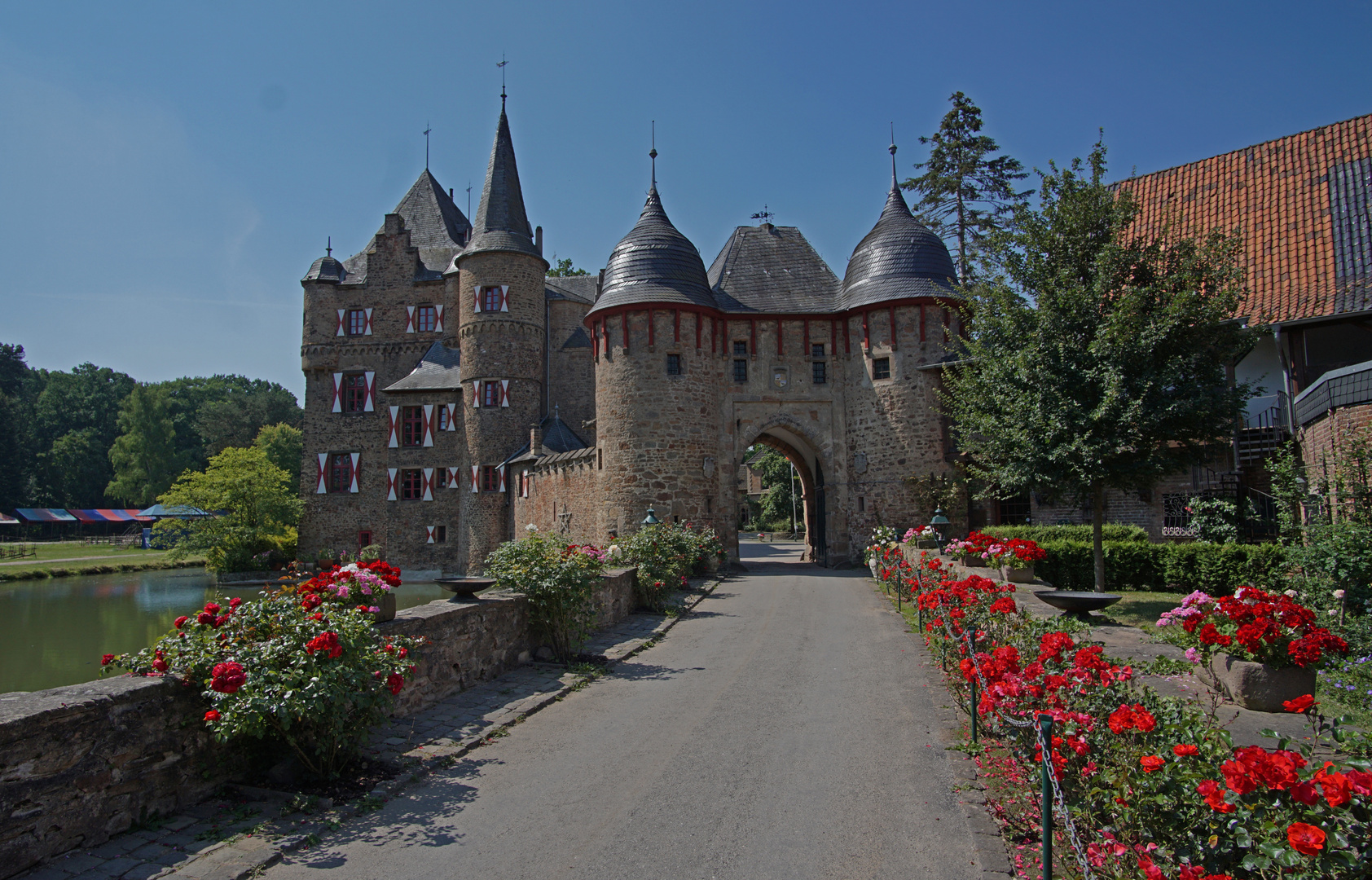 Burg Satzvey  Haupttor