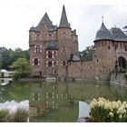 Burg Satzvey mit Spiegelung 3