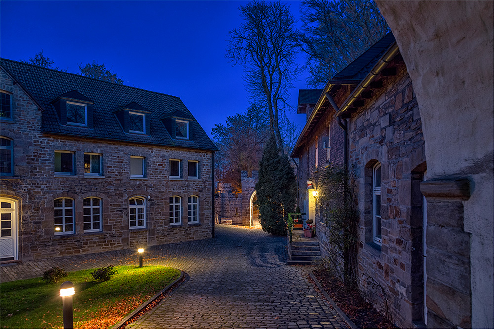 Burg Schellenberg Foto & Bild architektur, architektur bei nacht, nrw