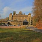 Burg Schnellenberg bei Attendorn (Sauerland) im Licht der tief stehenden Sonne 3