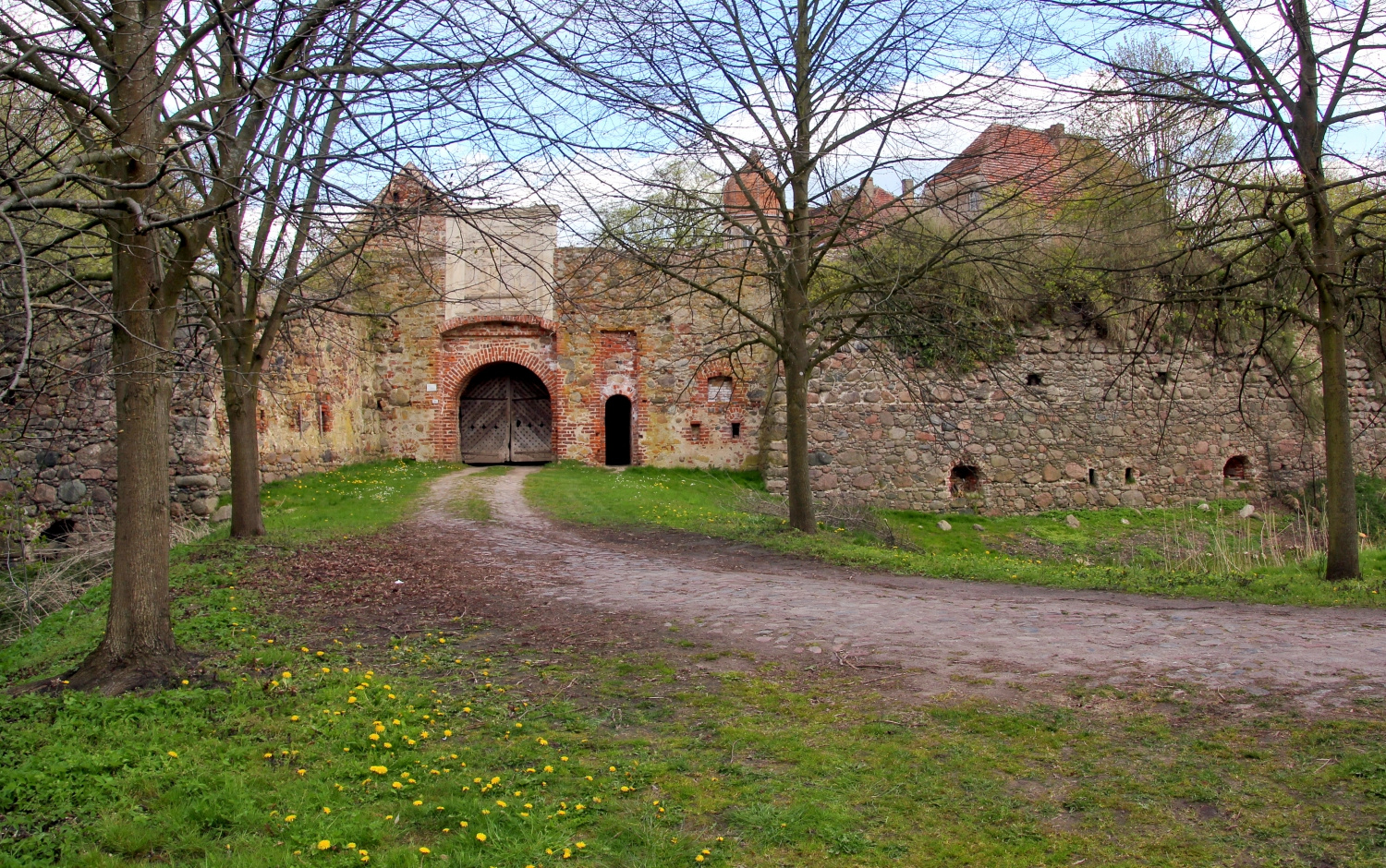 Burg Spantekow - Festungstor