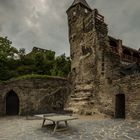 Burg Stahleck-Innenhof düster