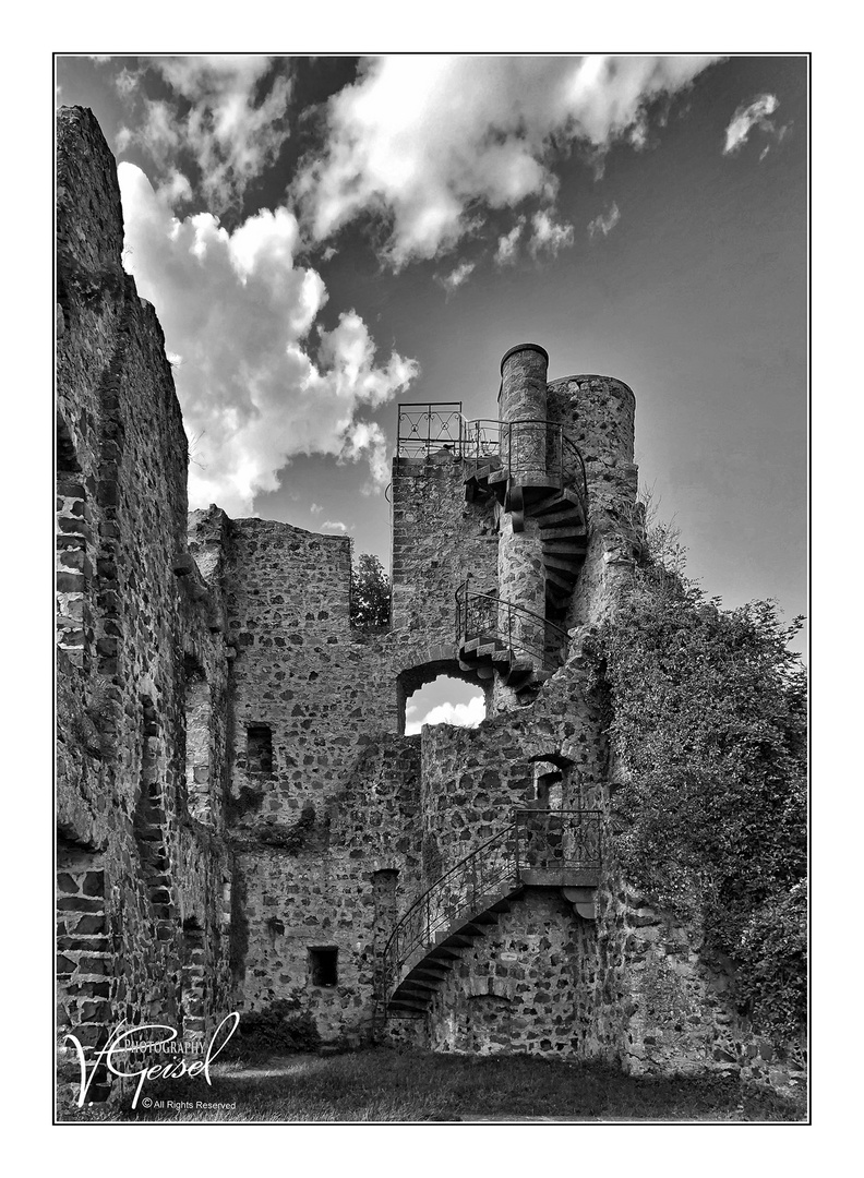 - Burg Staufenberg -