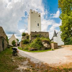 Burg Sterrenberg-Innenhof (1)