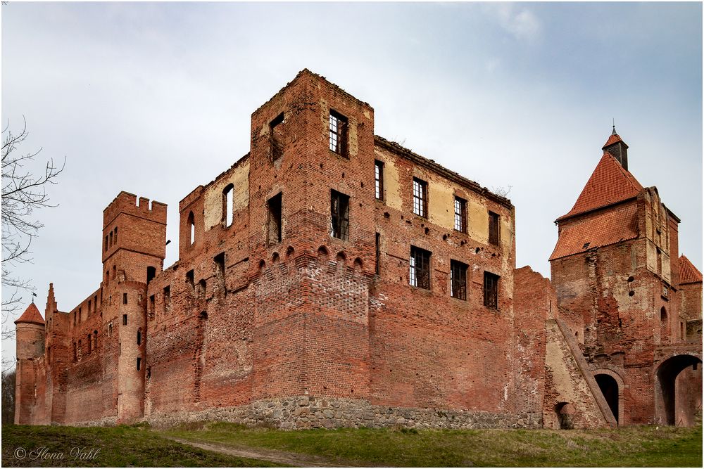 burg szymbark 01