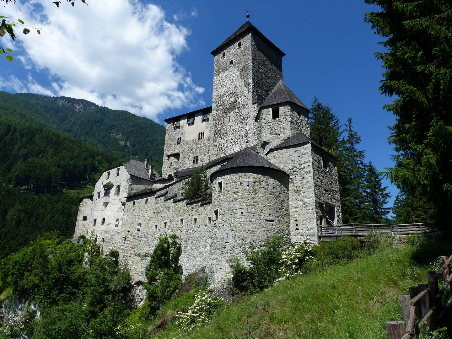 Burg Taufers in Südtirol