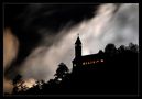 Burg Teck bei Nacht und Wolken von Carsten Riedl