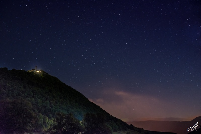 Burg Teck unter Sternenhimmel