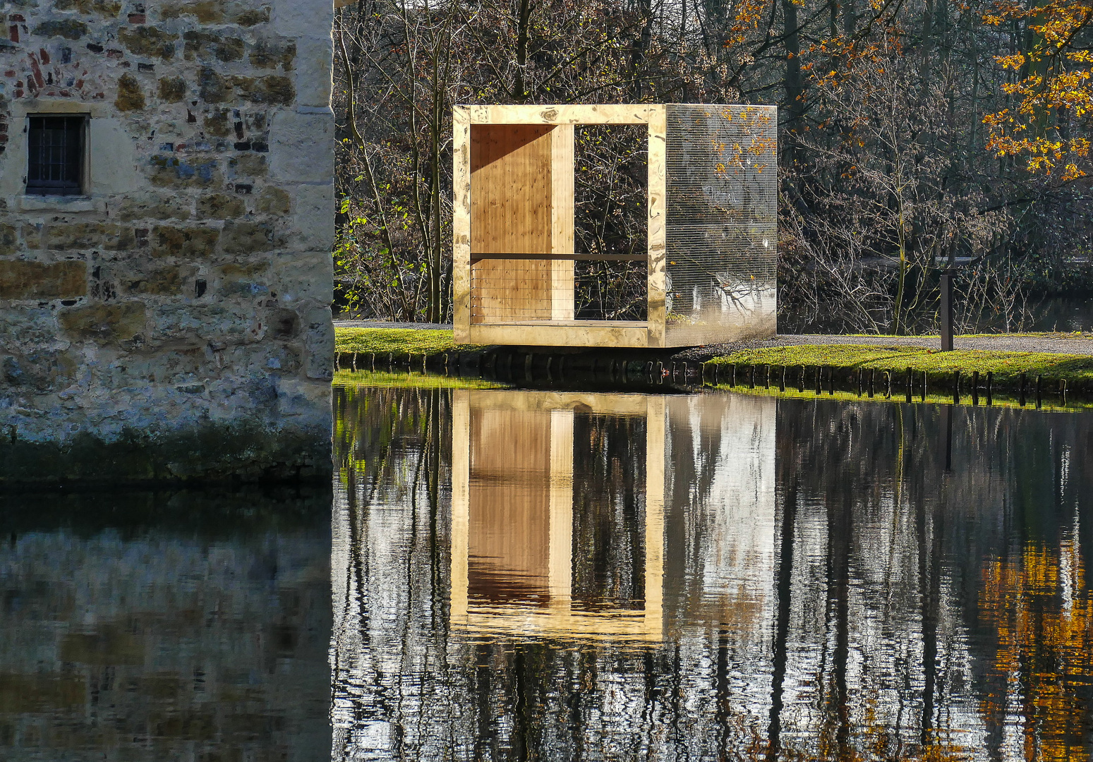 Burg-Teich zum Spiegeltag