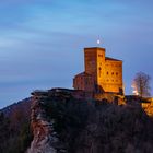 Burg Trifels im Abendkleid