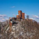 Burg Trifels im leichten Winterkleid