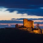 Burg Trifels  zur dunkelblauen Stunde