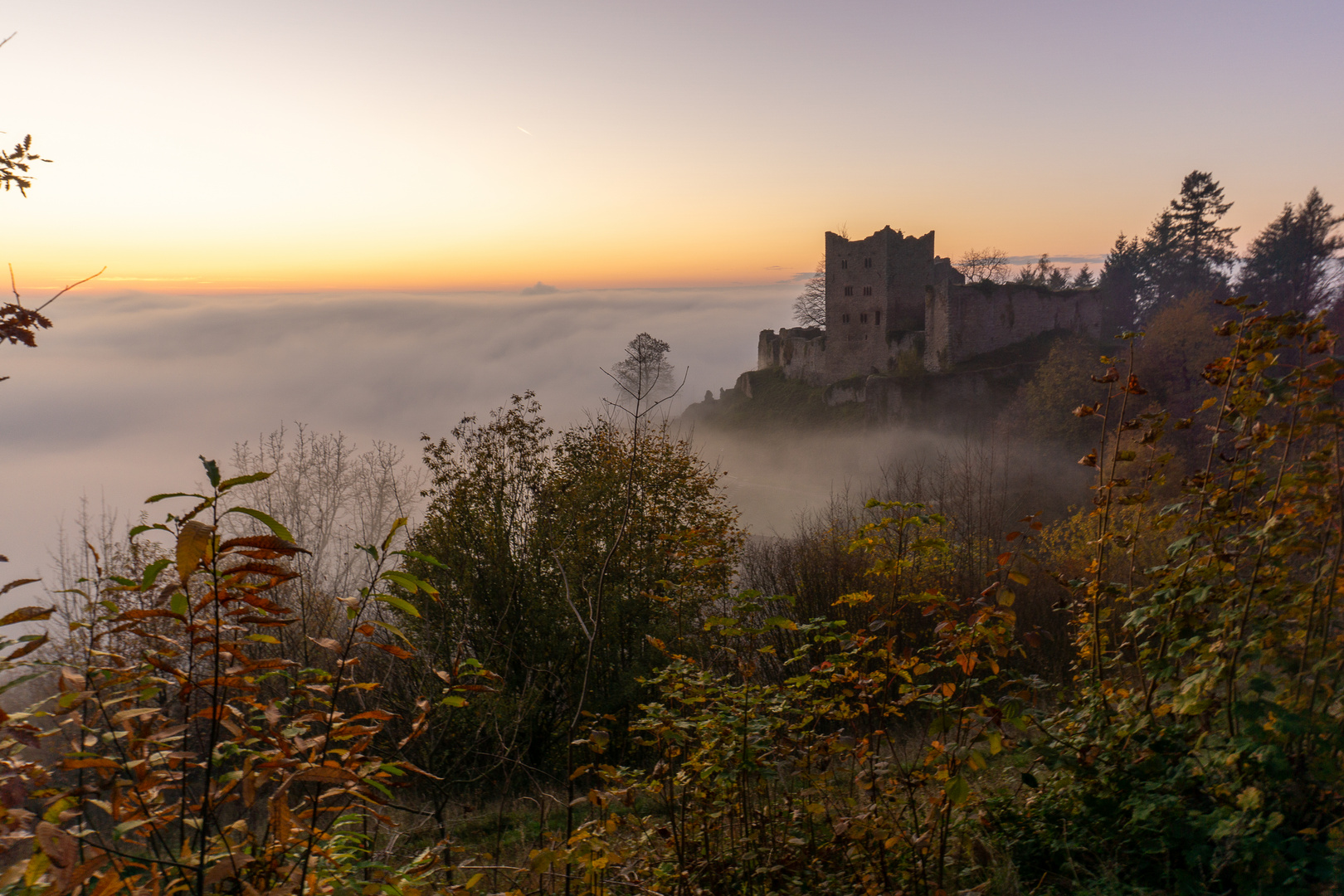 Burg über den Wolken