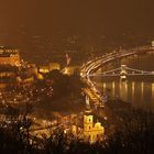 Burg und Kettenbrücke