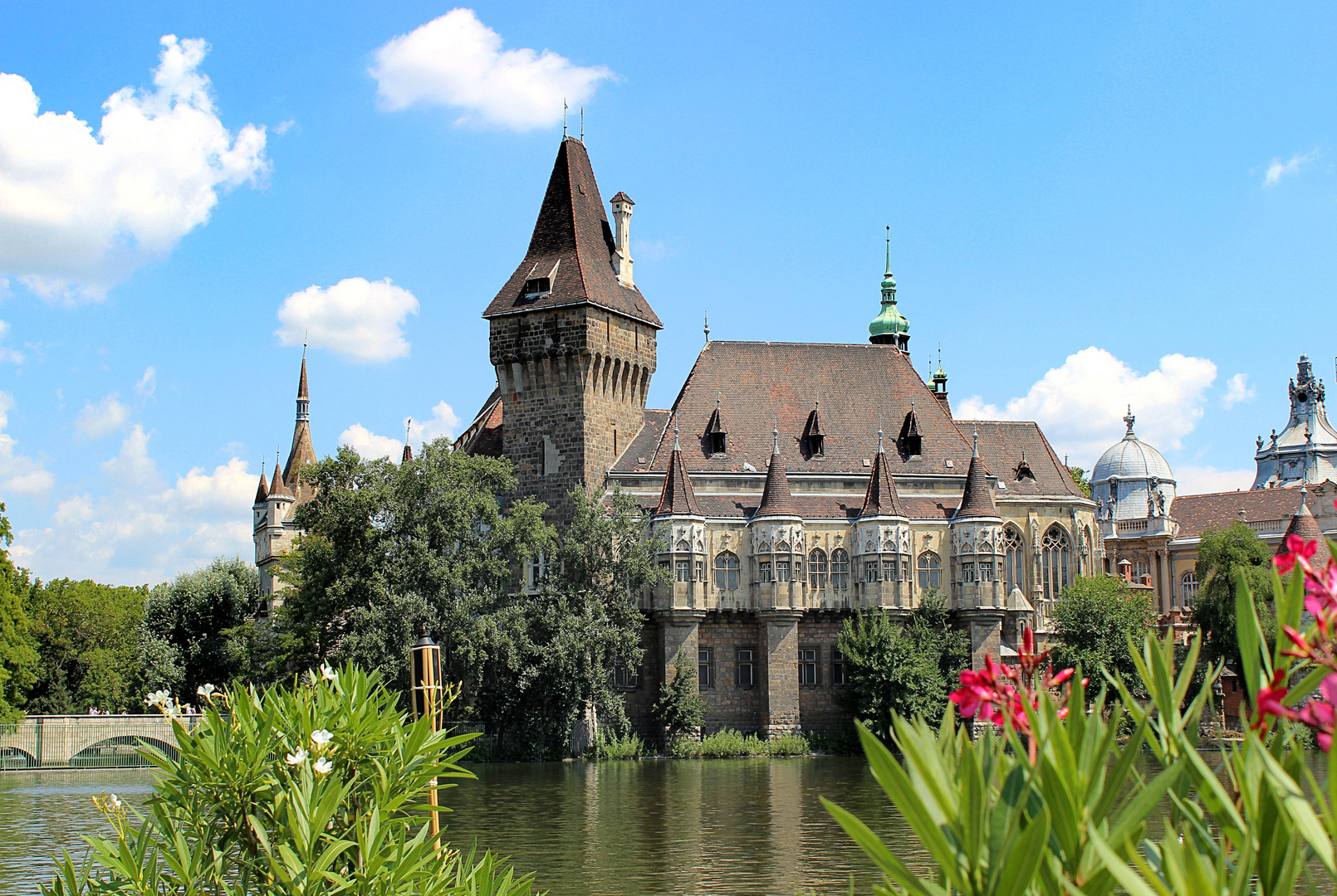 Burg Vajdahunyad ...