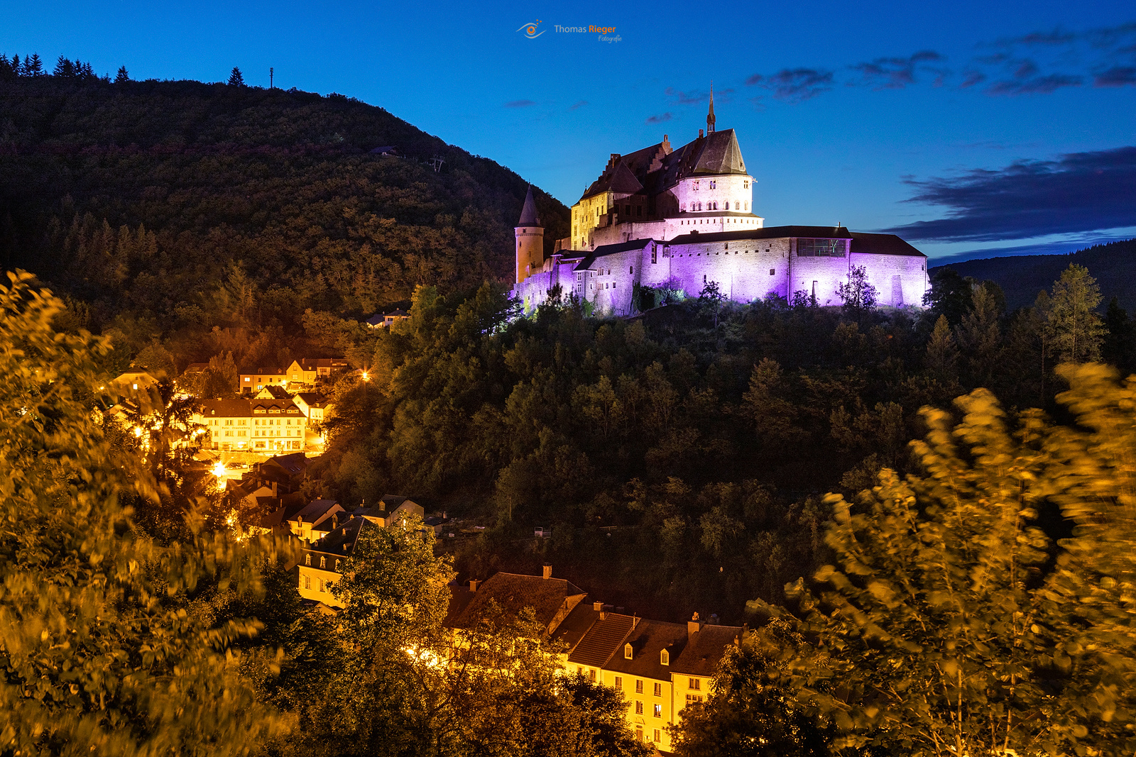 Burg Vianden zur blauen Stunde