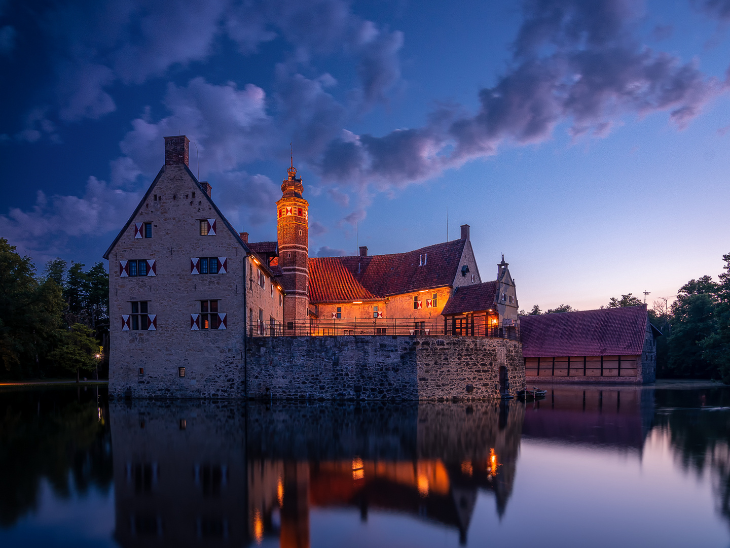 Burg Vischering (Blue Hour)