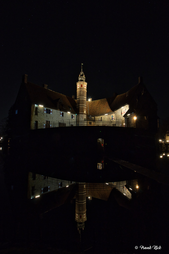 Burg Vischering gespiegelt