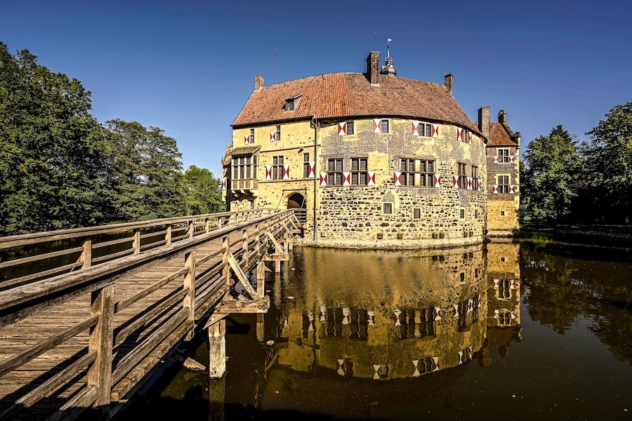 Burg Vischering im Abendlicht 