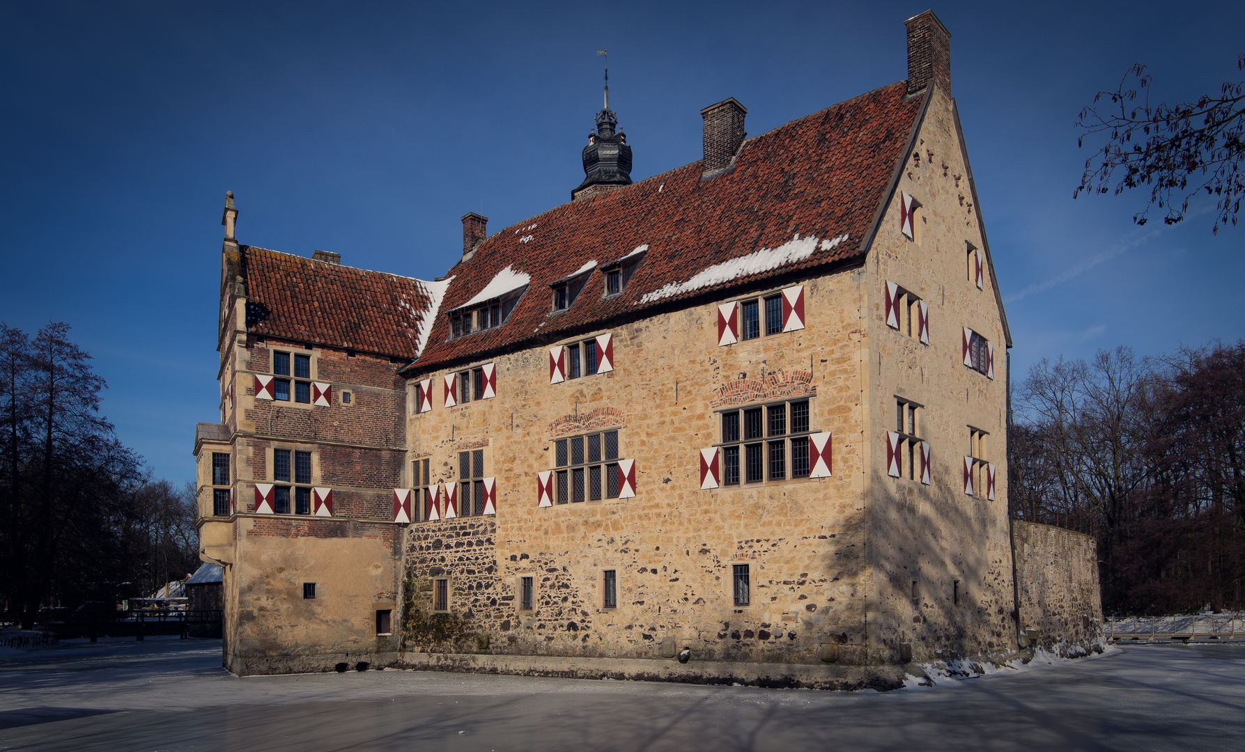 Burg Vischering im Winter