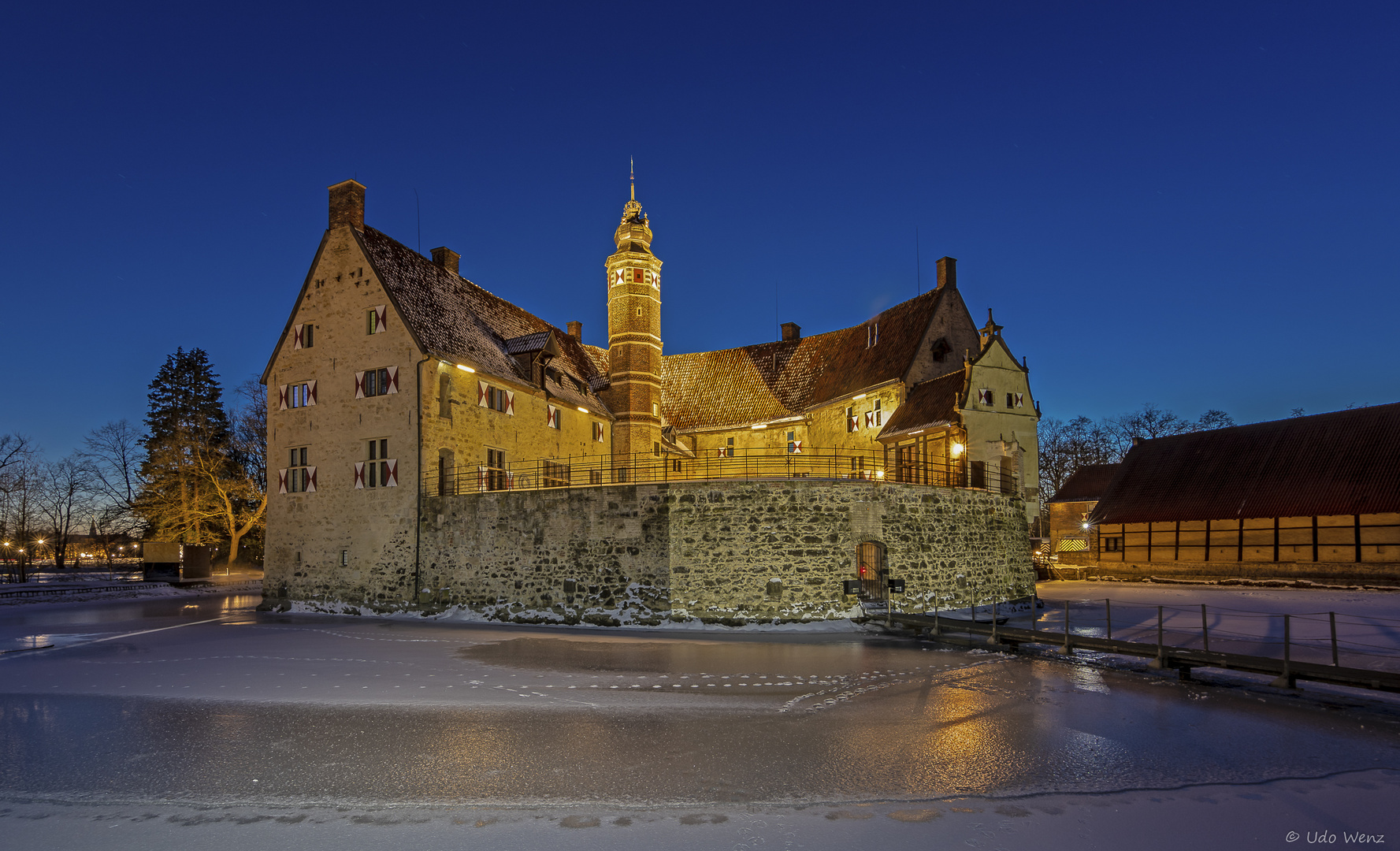 Burg Vischering im Winter 