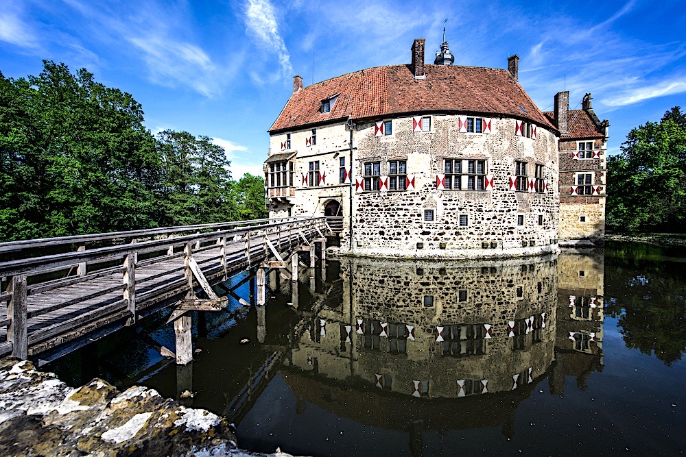 Burg Vischering mit Bruecke zum Hof 1 