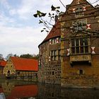 Burg Vischering mit Wohn-und Wirtschaftsgebäuden