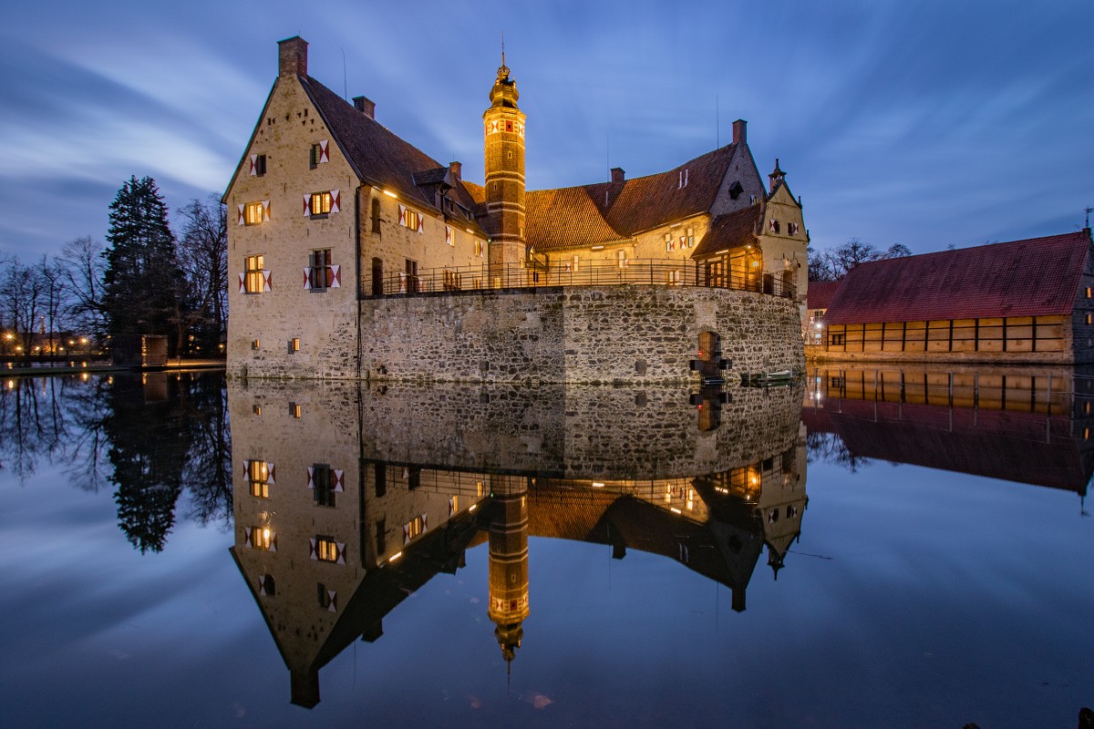 Burg Vischering zur blauen Stunde