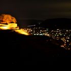 Burg Weibertreu bei Nacht