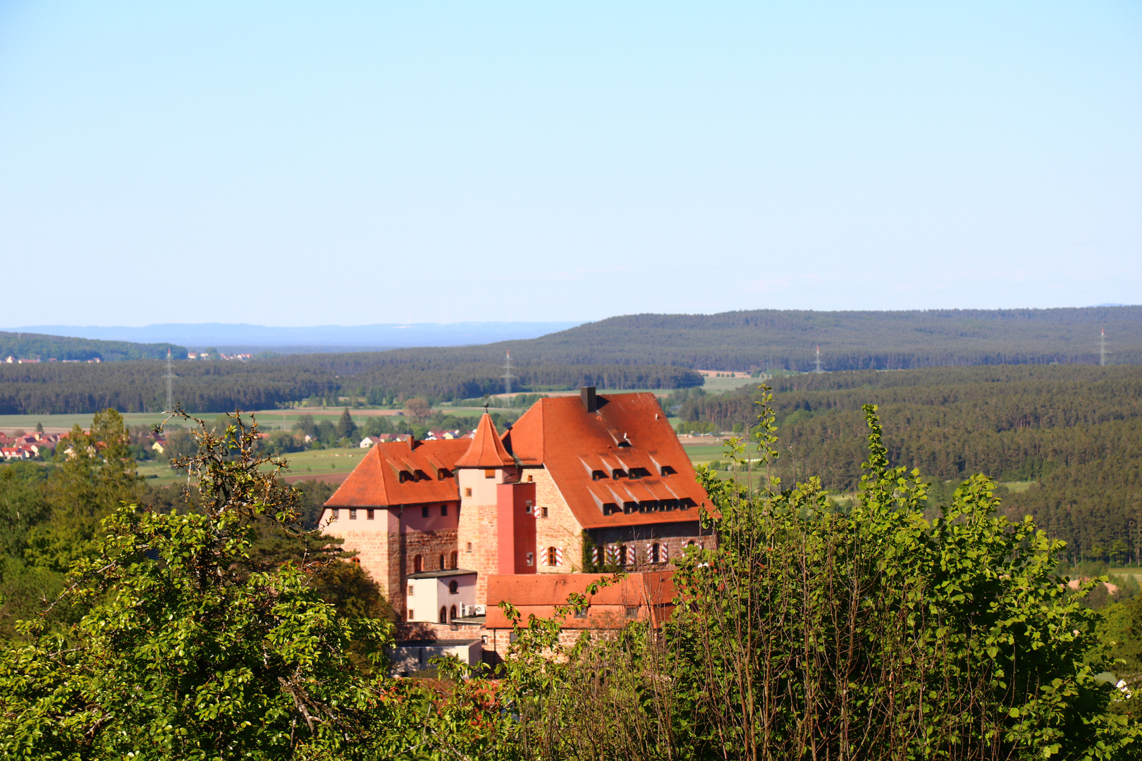 Burg Wernfels im Frühling