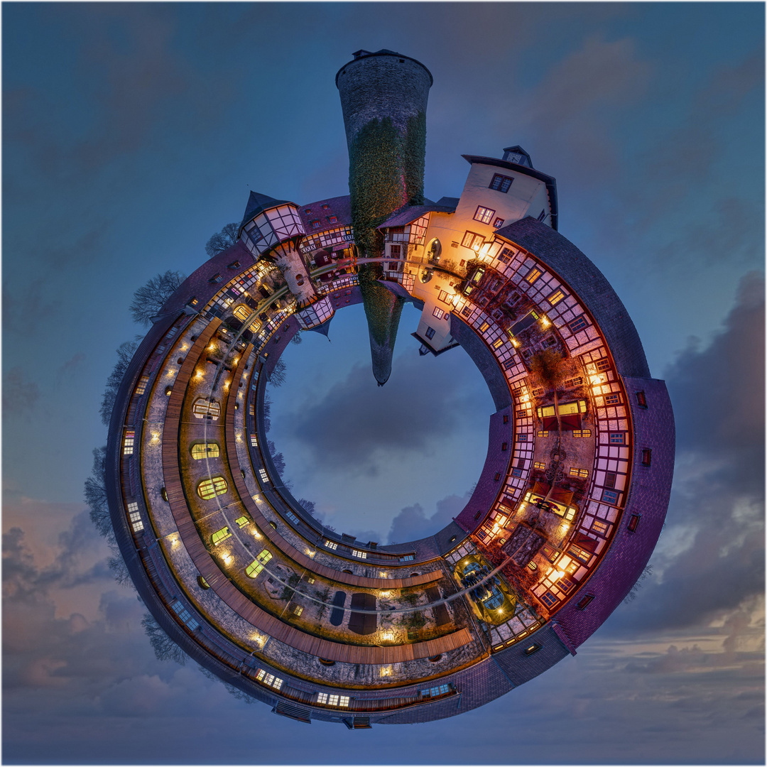 Burg Westerburg... Foto & Bild panorama, spiegelung, little