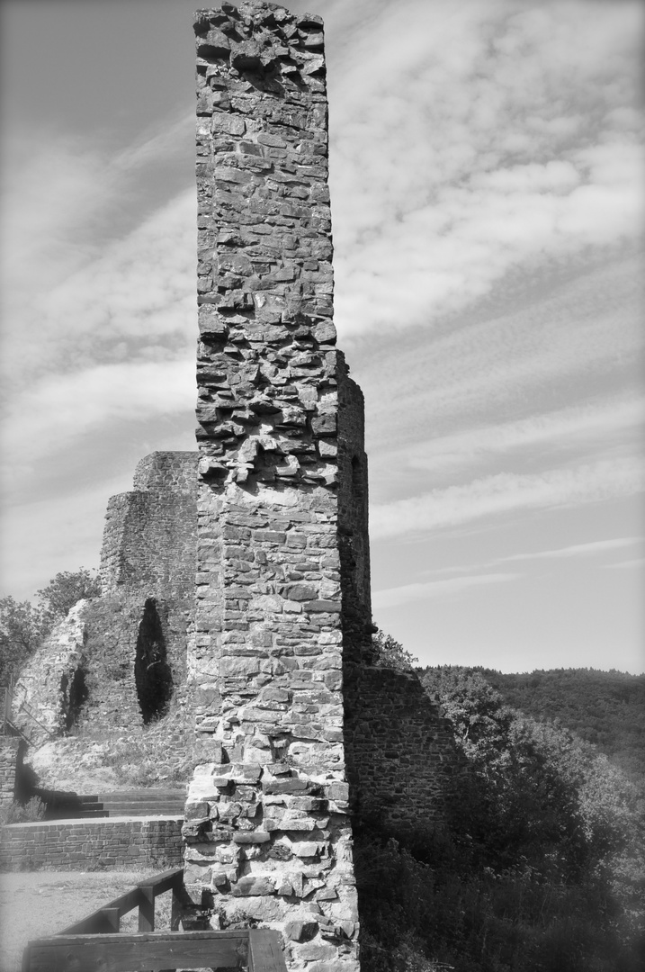 Burg Windeck sw