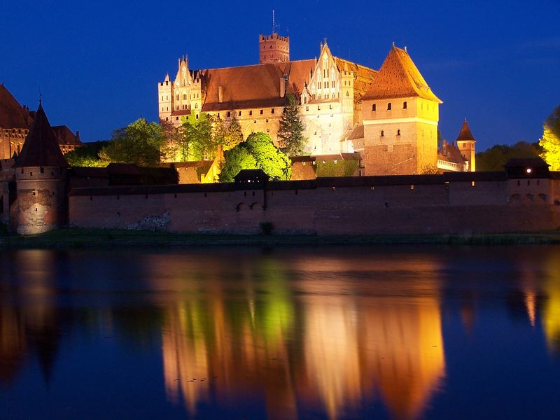 Burg zum Verlieben (Mai05)