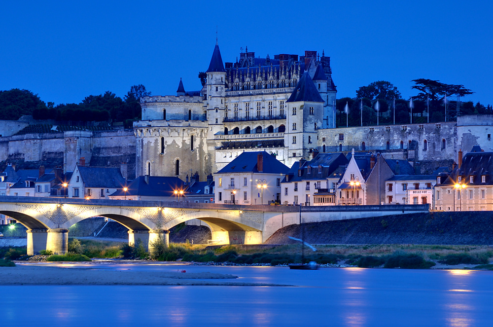 Burgberg Amboise bei Nacht