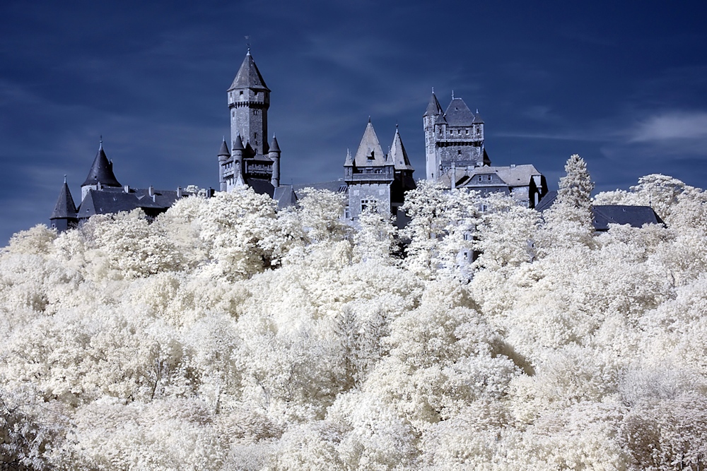 Burgen und Schlösser in IR XI