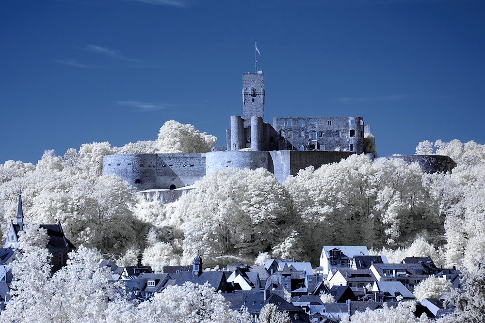 Burgen und Schlösser in IR XII