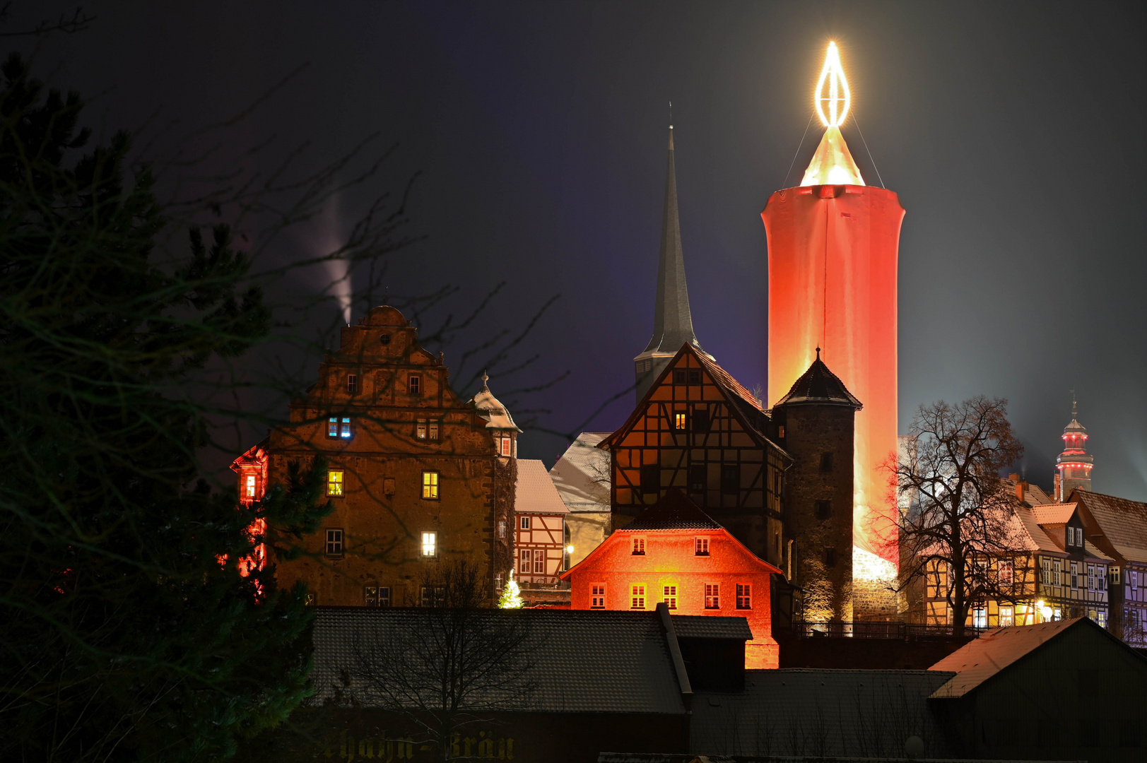 Burgenstadt im Weihnachtslicht