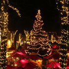 Burger Weihnachtsmarkt mit Rundum Beleuchtung